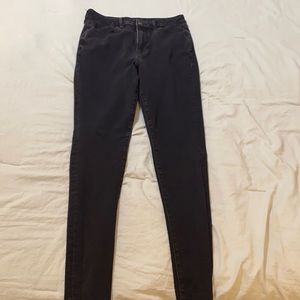 American eagle black size 8 skinny jeans
